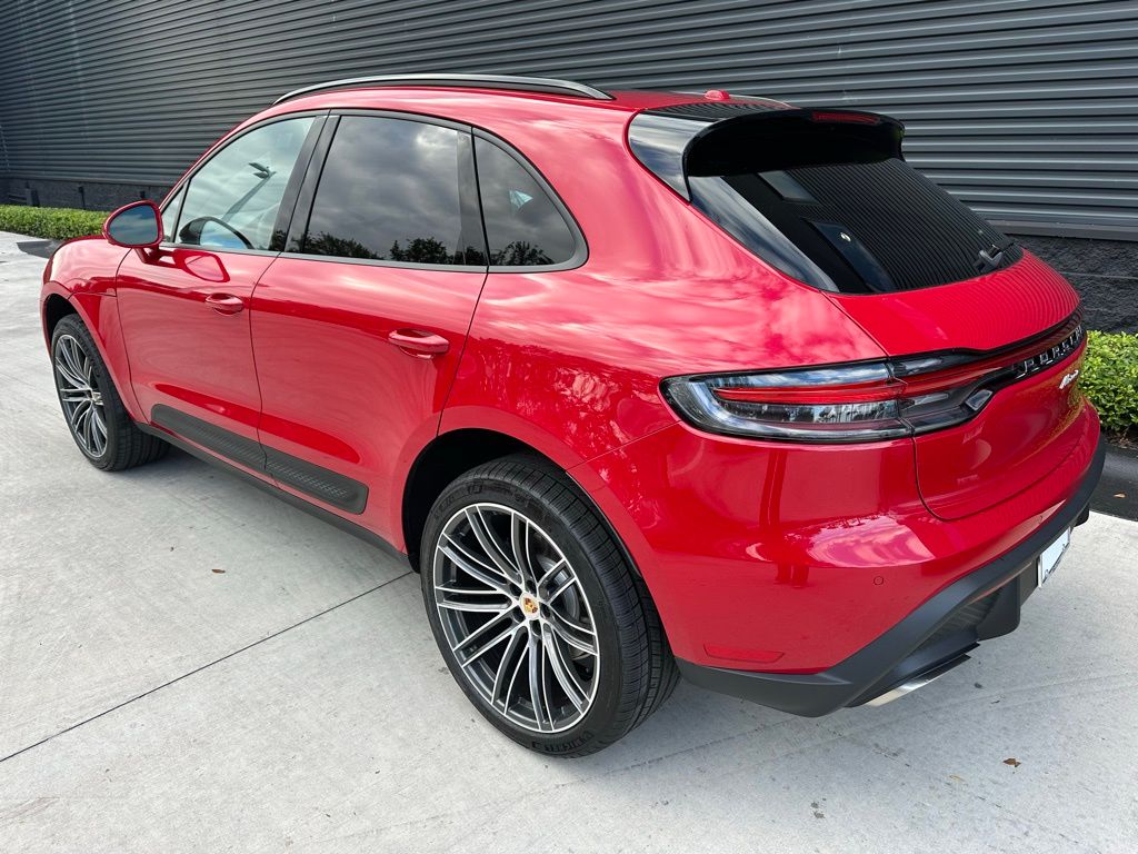 Thumbnail: 2026 Porsche Macan - 3