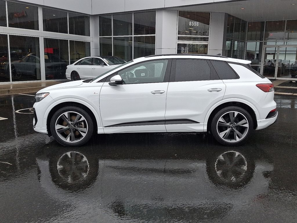 Thumbnail: 2024 Audi Q4 e-tron - 7