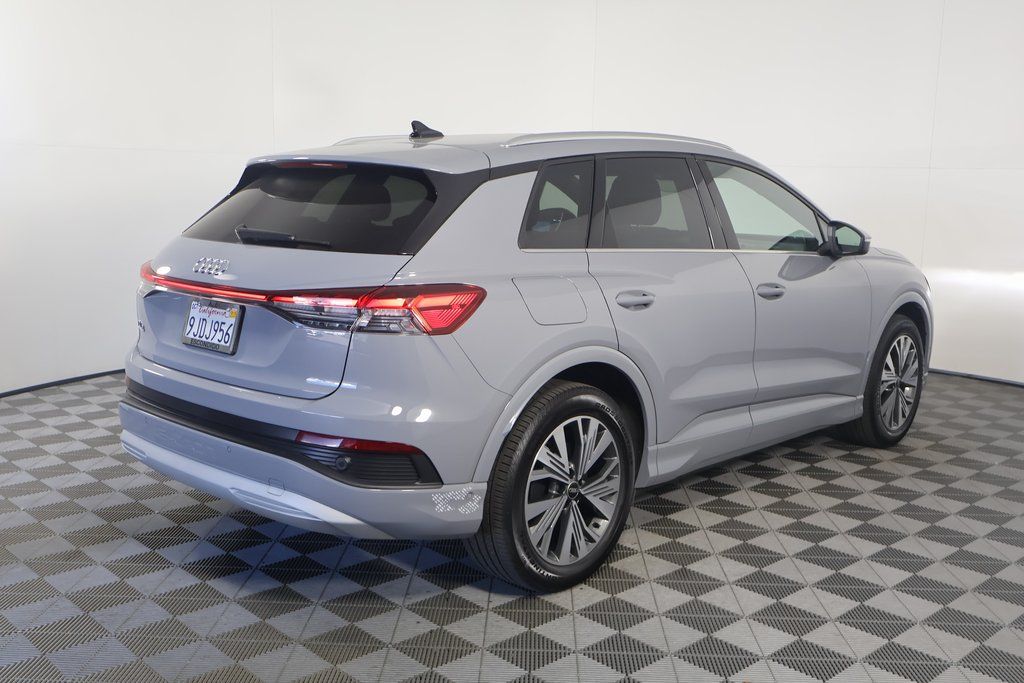 Thumbnail: 2023 Audi Q4 e-tron - 4