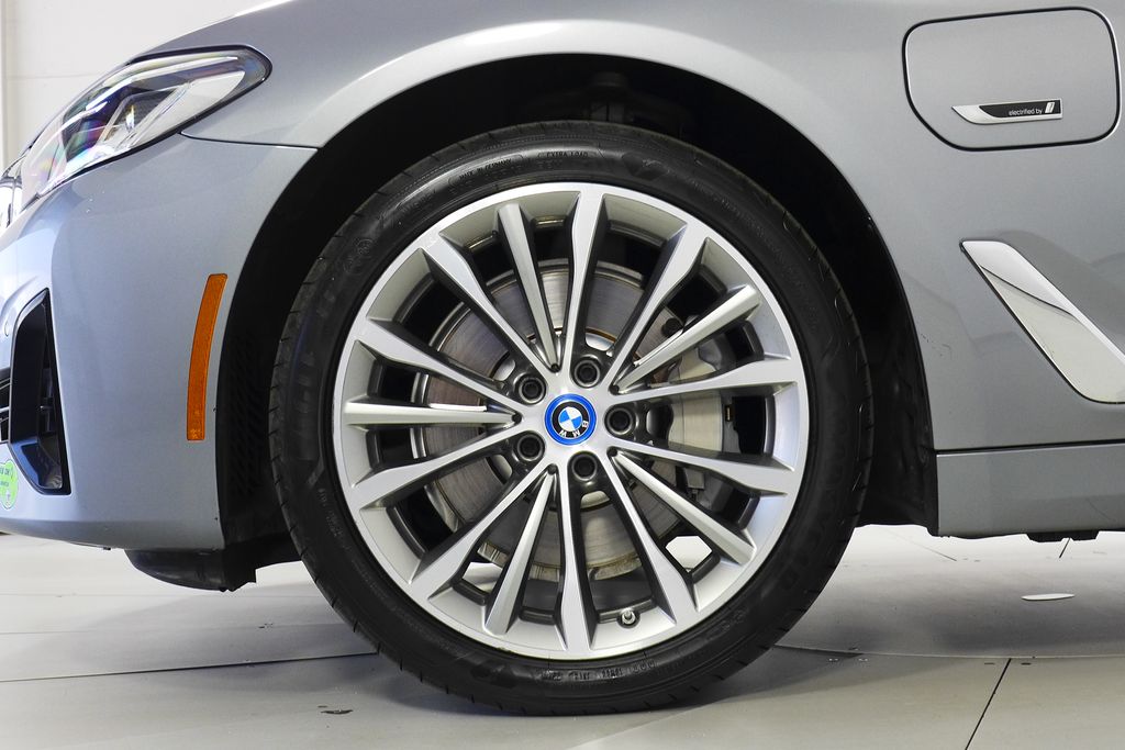 Thumbnail: 2023 BMW 5 Series - 5