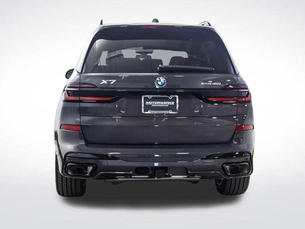 Thumbnail: 2026 BMW X7 - 4