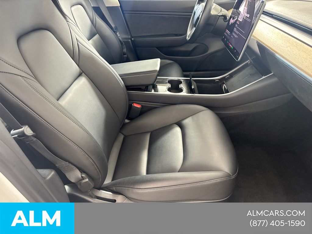 Used 2019 White Tesla Standard Range Plus image 17