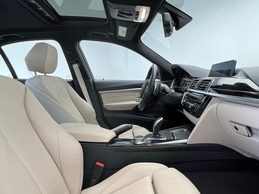 Thumbnail: 2018 BMW 3 Series - 6