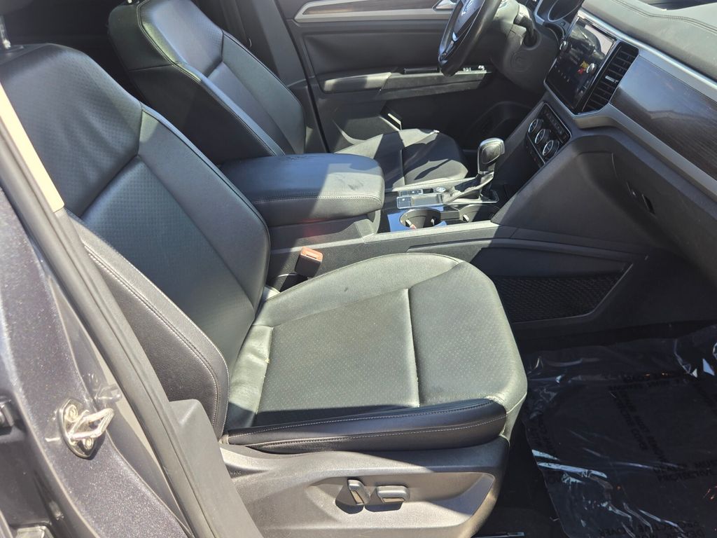2018 Volkswagen Atlas - $14,900