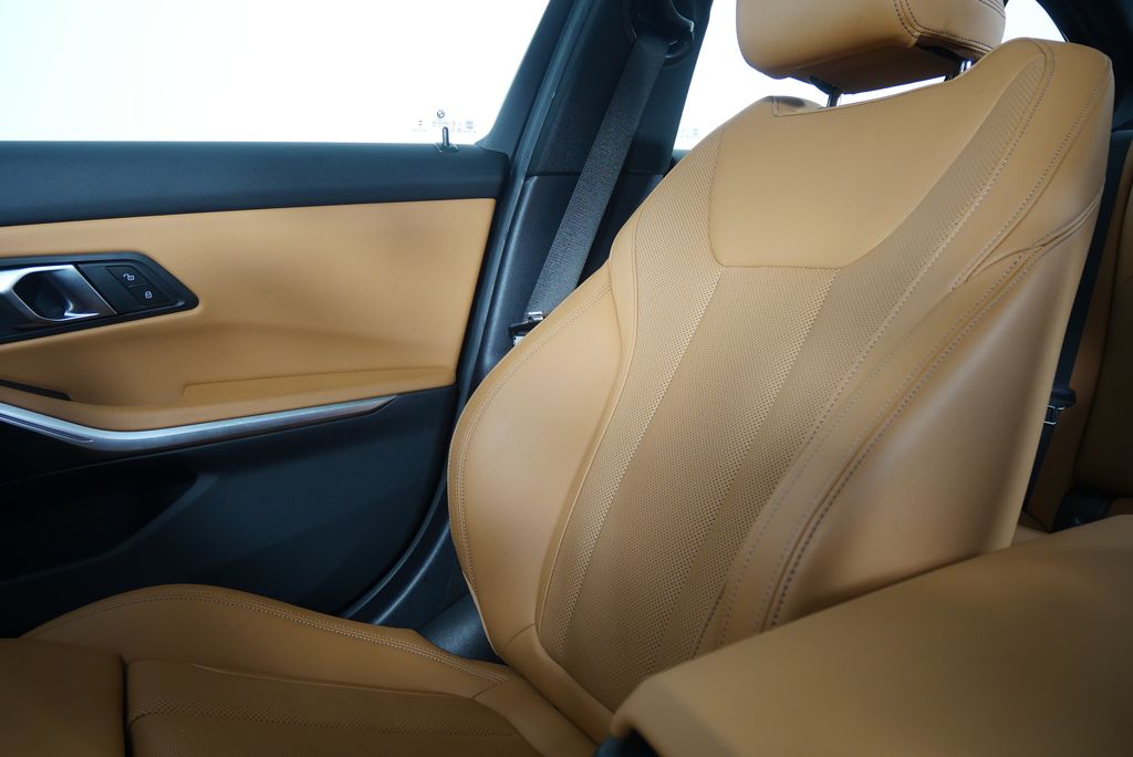 Thumbnail: 2024 BMW 3 Series - 27