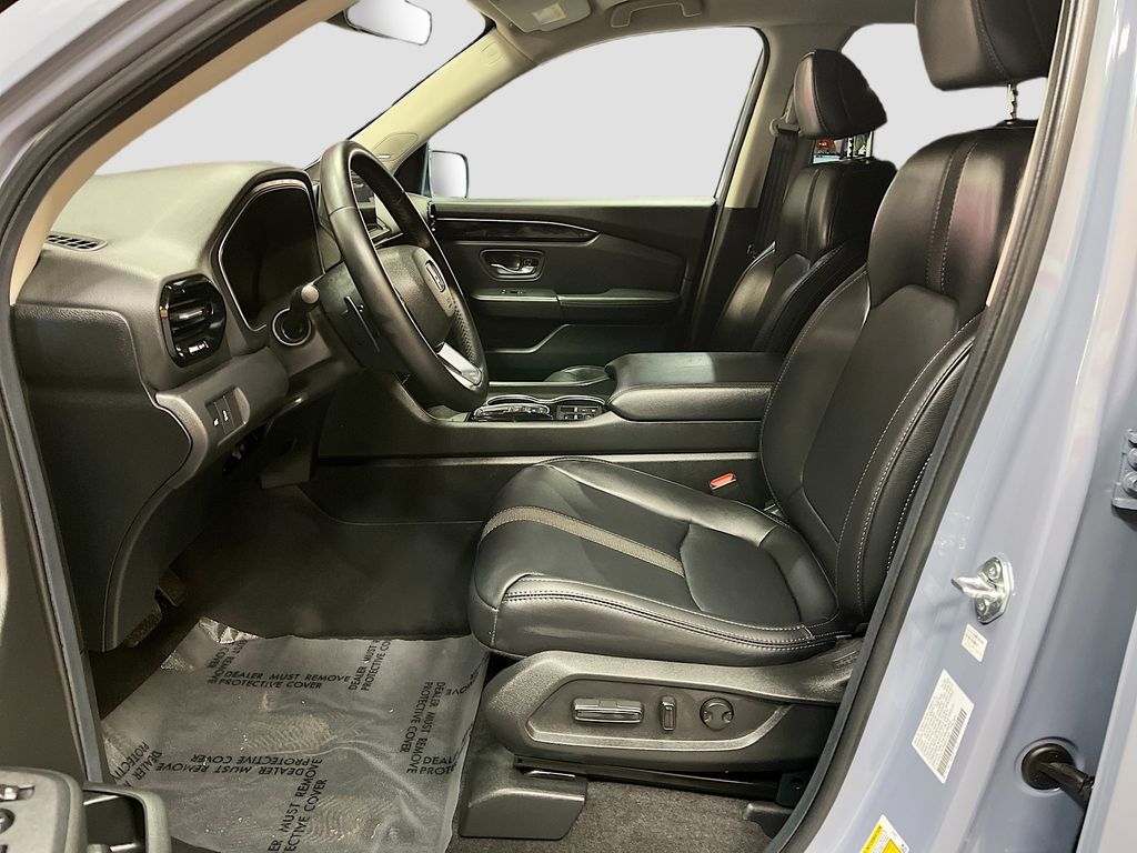 Used 2025 Gray Honda Touring image 22