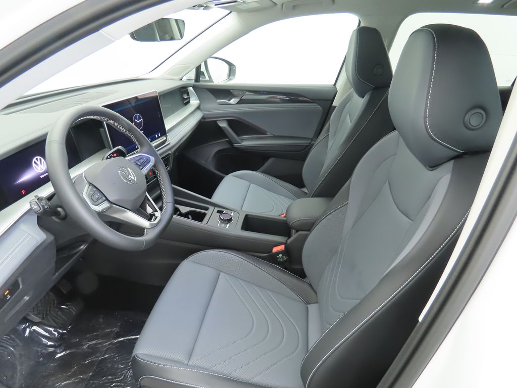 Thumbnail: 2025 Volkswagen Tiguan - 20