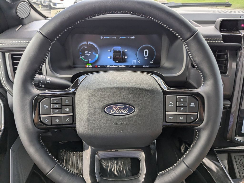 2025 Ford F-150 Lightning Platinum