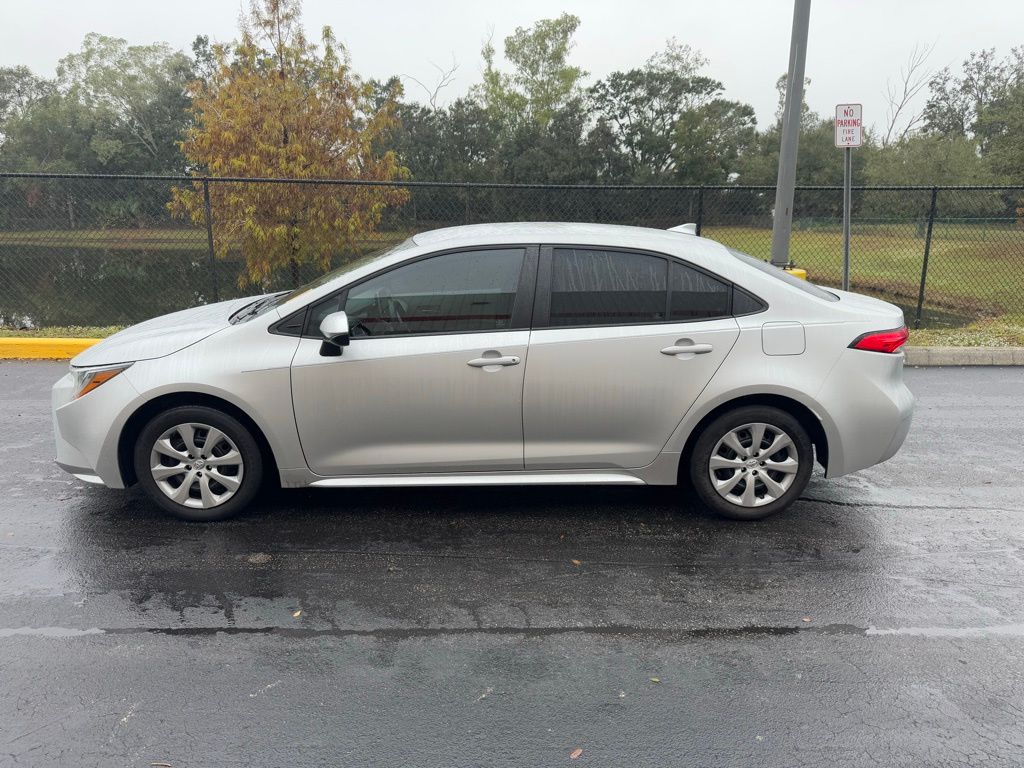 2021 Toyota Corolla LE 2