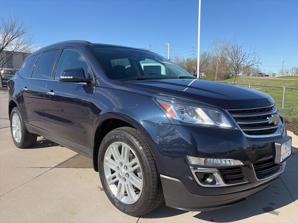 Used 2015 Chevrolet Traverse 1LT with VIN 1GNKRGKD8FJ382599 for sale in Kansas City