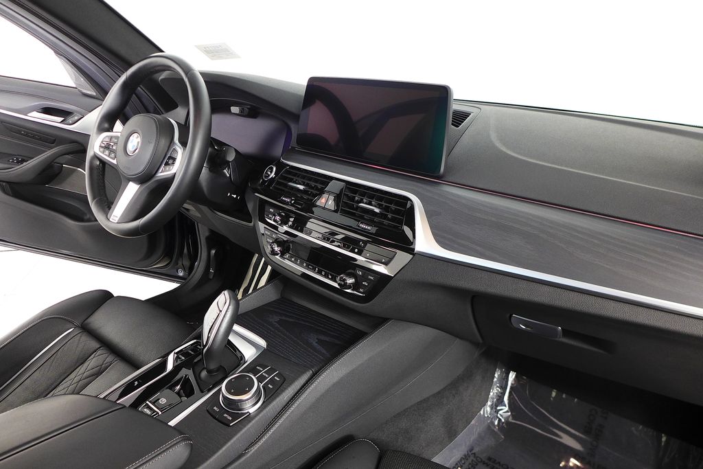 Thumbnail: 2022 BMW 5 Series - 13