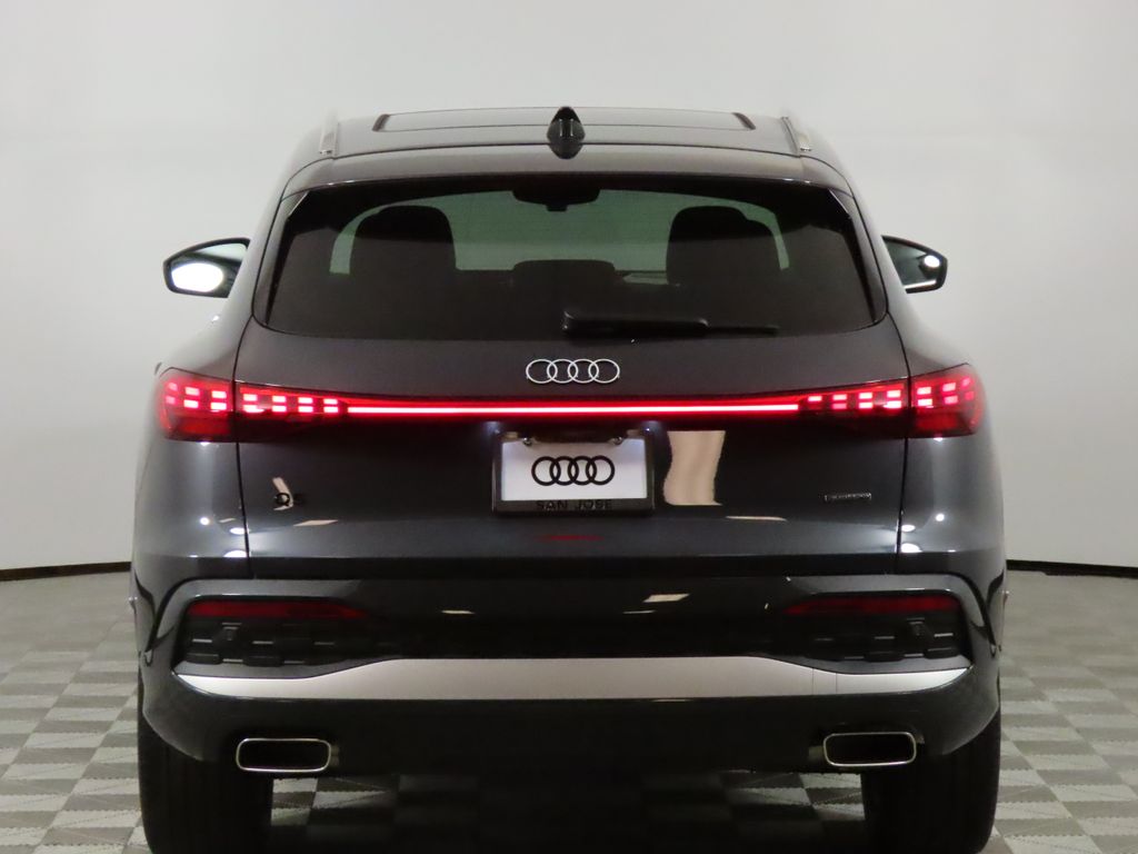 Thumbnail: 2026 Audi Q5 - 4