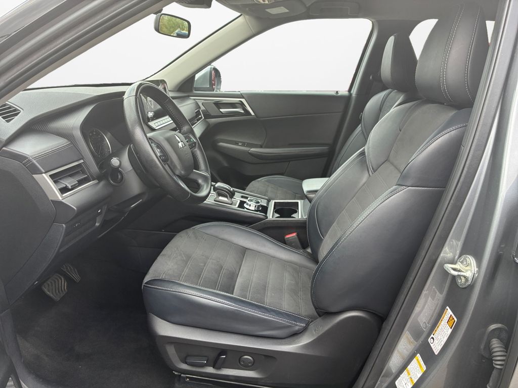 Used Car 2024 Mitsubishi Outlander  Se For Sale Under $25,000 In Austin, Texas