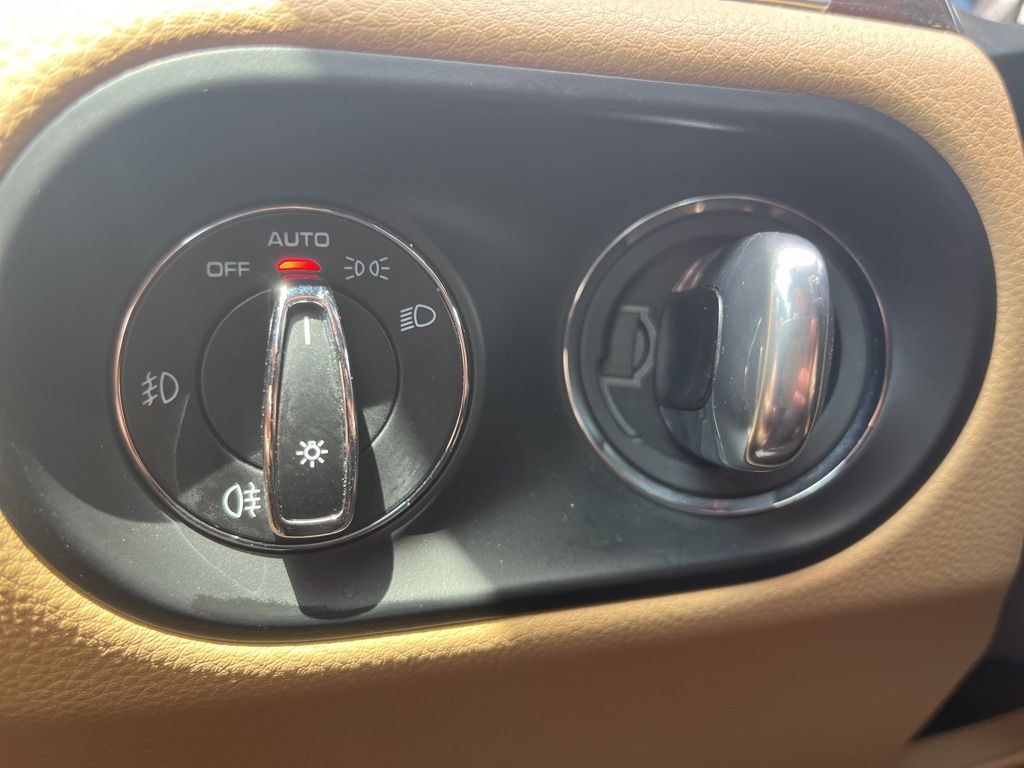 Thumbnail: 2017 Porsche Macan - 31