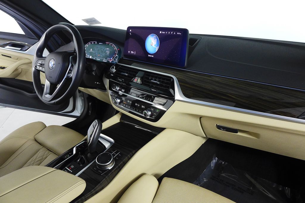 Thumbnail: 2023 BMW 5 Series - 13