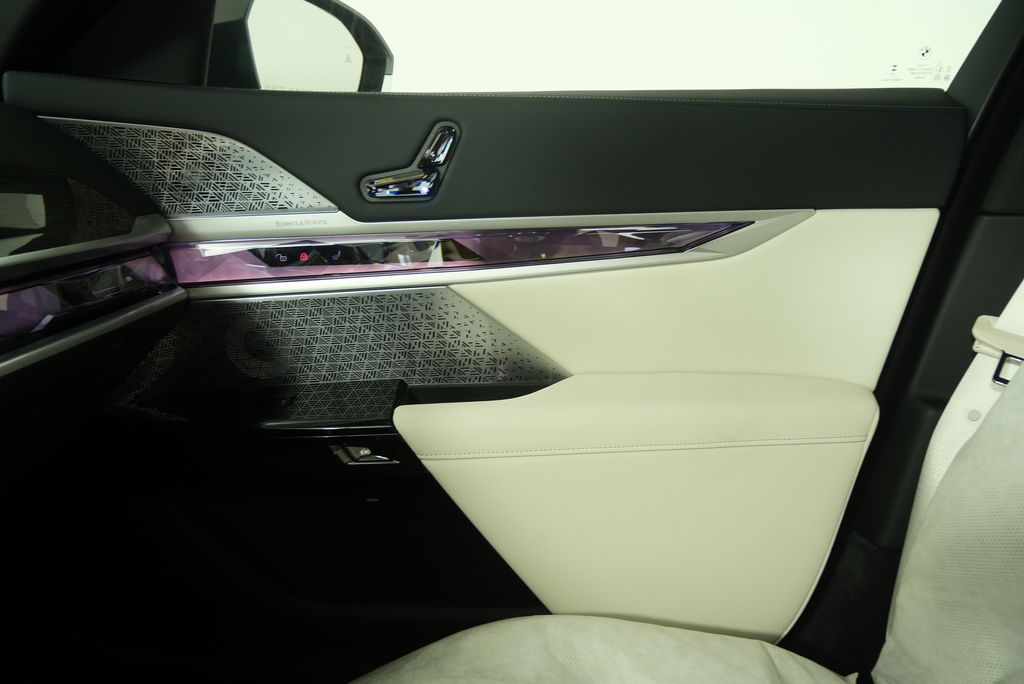 Thumbnail: 2026 BMW i7 - 20