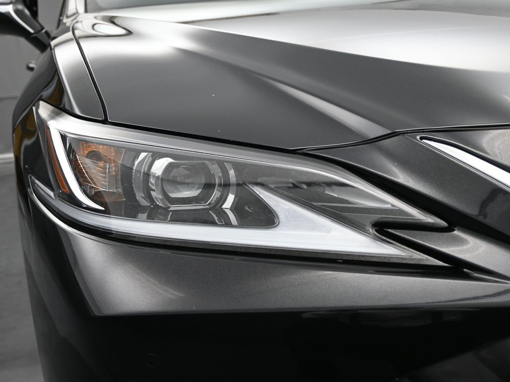 2024 Lexus ES 300h Base