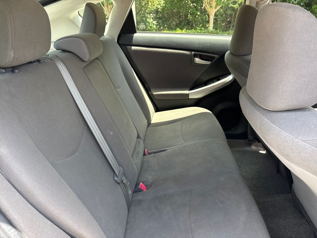 Used 2014 White Toyota Two image 28