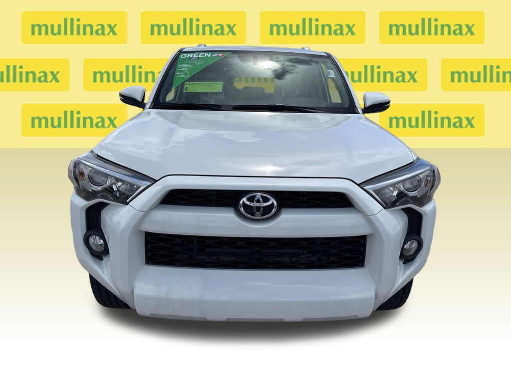 Used 2016 White Toyota SR5 Premium image 11