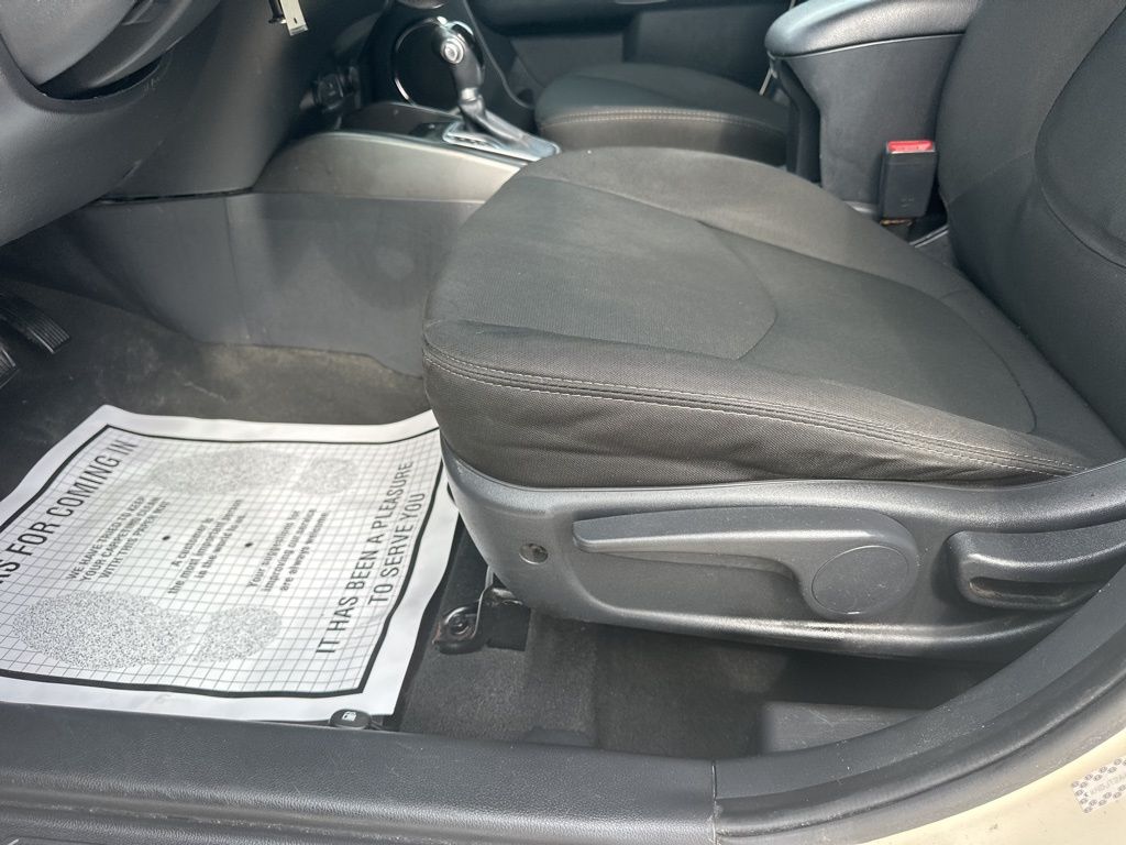 2013 Dune Kia Soul Plus FWD Hatchback