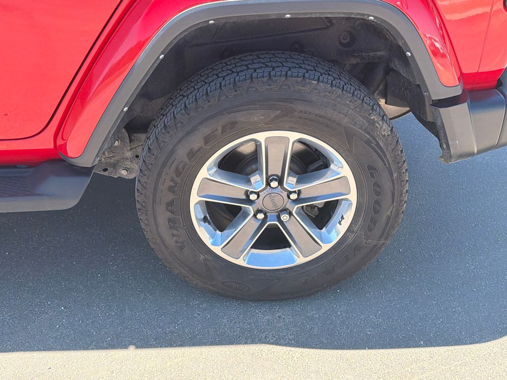 Used 2022 Red Jeep Unlimited Sahara image 19