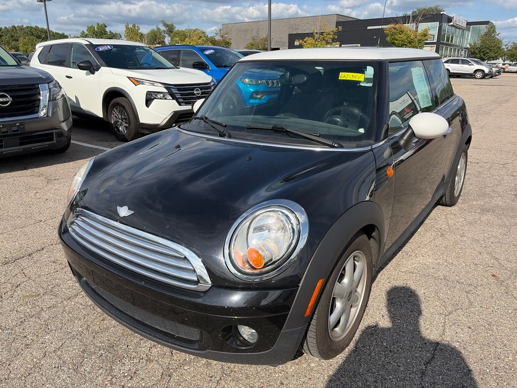 Midnight Black Metallic 2009 MINI Cooper Hatchback Front-Wheel Drive 6-Speed Automatic