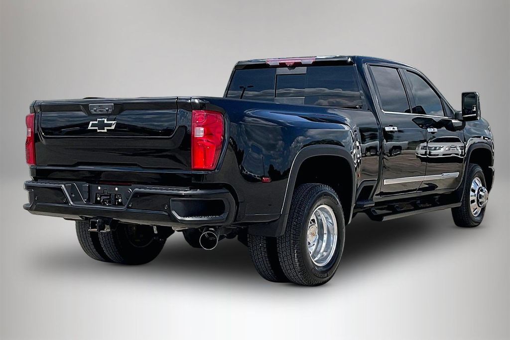Used 2024 Chevrolet Silverado 3500HD High Country 4D Crew Cab