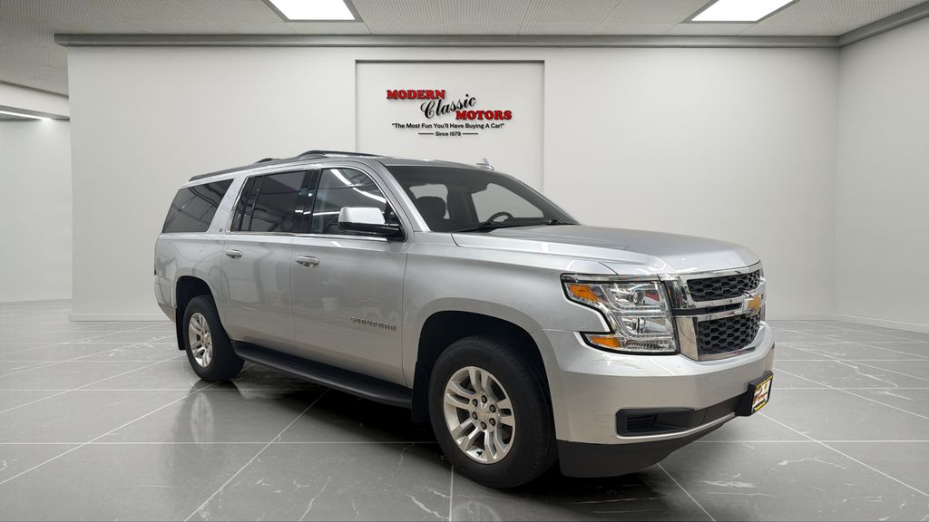 Silver Ice Metallic 2018 Chevrolet Suburban 1500 LT 4WD SUV / Crossover Four-Wheel Drive 6-Speed Automatic Overdrive