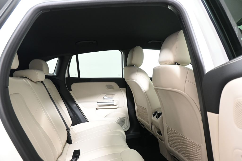 2025 Mercedes-Benz GLA 250 4MATIC 20
