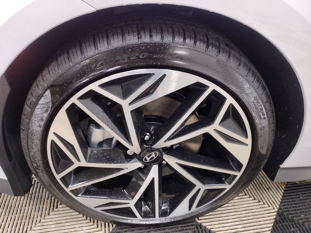 2025 Hyundai IONIQ 6 SEL