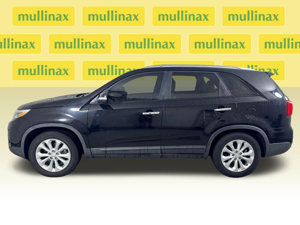 Used 2014 Black Kia EX image 13