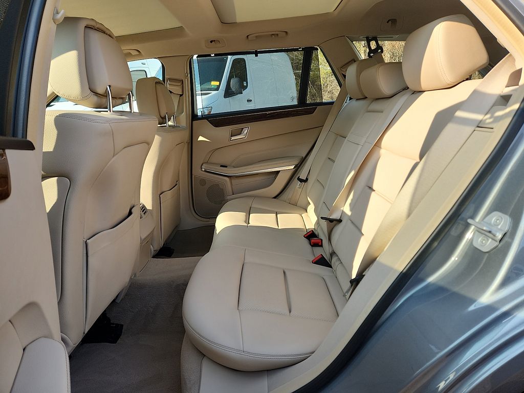 Thumbnail: 2015 Mercedes-Benz E-Class - 10