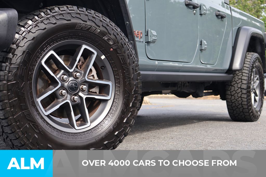 Used 2026 Gray Jeep Mojave image 2