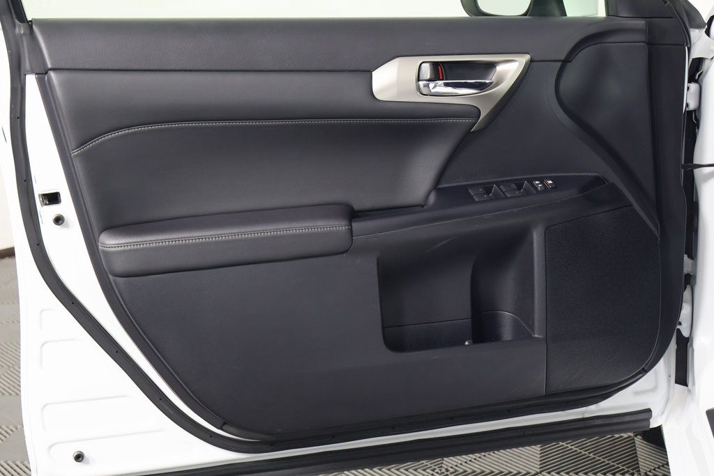 Thumbnail: 2015 Lexus CT - 12