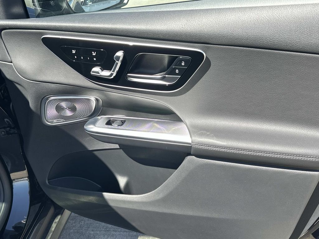 Thumbnail: 2026 Mercedes-Benz GLC - 10