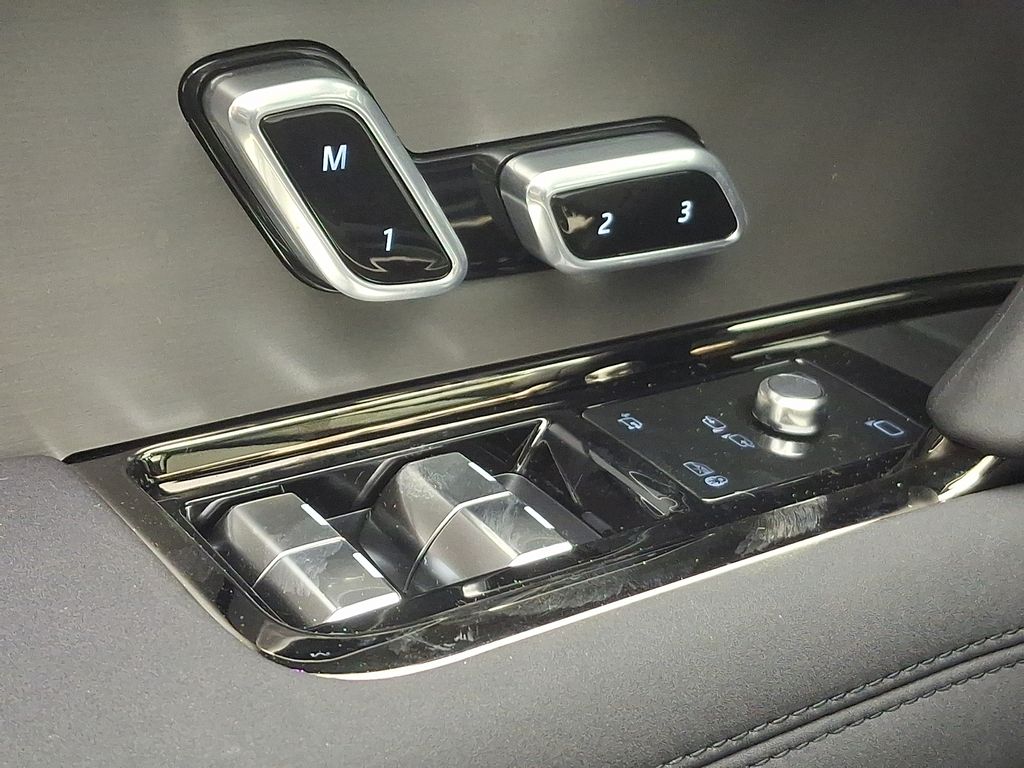 Thumbnail: 2026 Land Rover Range Rover Sport - 20