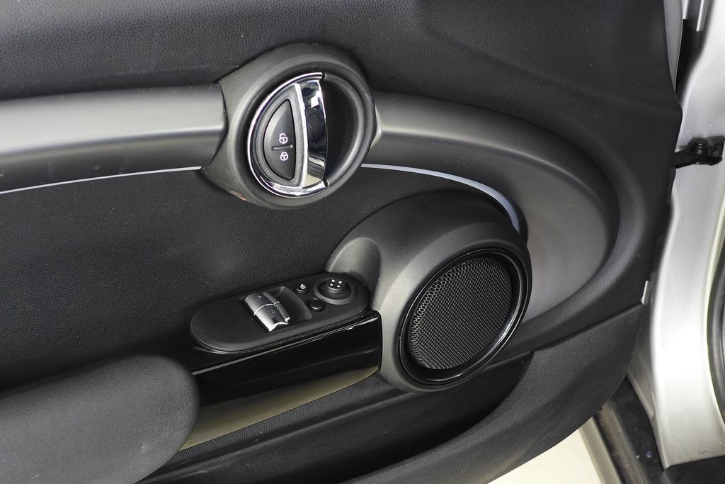 Thumbnail: 2023 MINI Cooper - 12