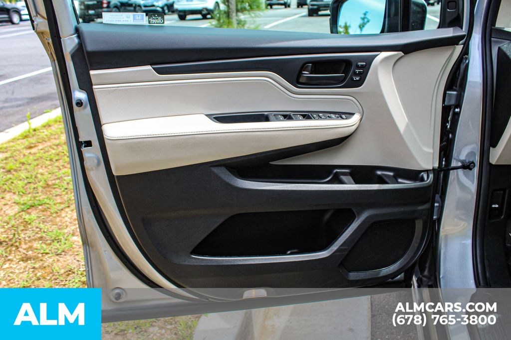 Used 2025 Blue Honda EX-L image 41