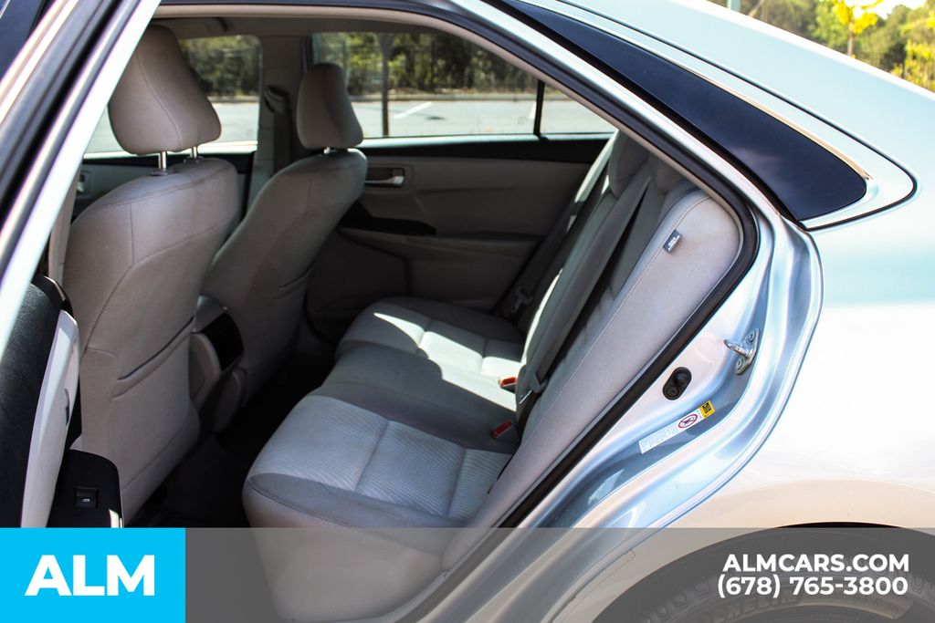 Used 2016 Silver Toyota LE image 12