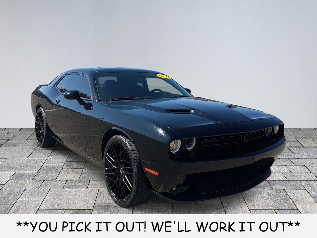 2020 Dodge Challenger SXT RWD