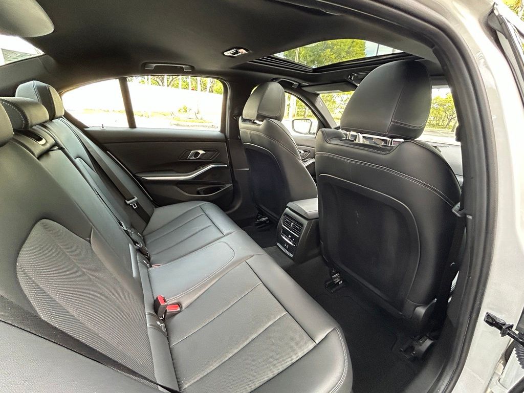 Used 2025 White BMW 330i image 33