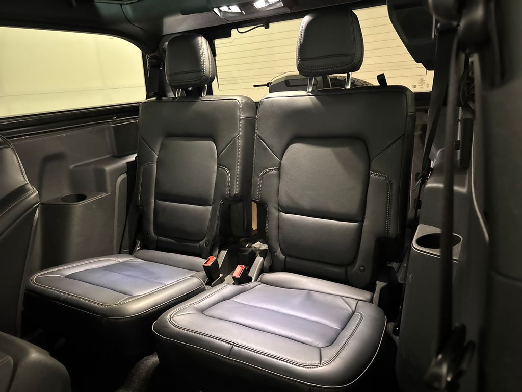 Certified Used 2025 Gray Ford Badlands image 32