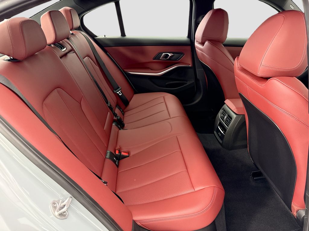 Thumbnail: 2026 BMW 3 Series - 21
