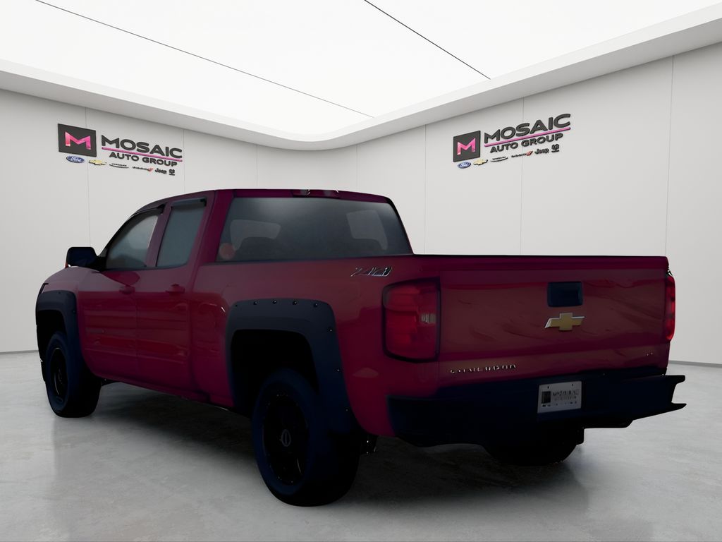 Used 2017 Chevrolet Silverado 1500 LT with VIN 1GCVKREC5HZ220622 for sale in Zumbrota, Minnesota