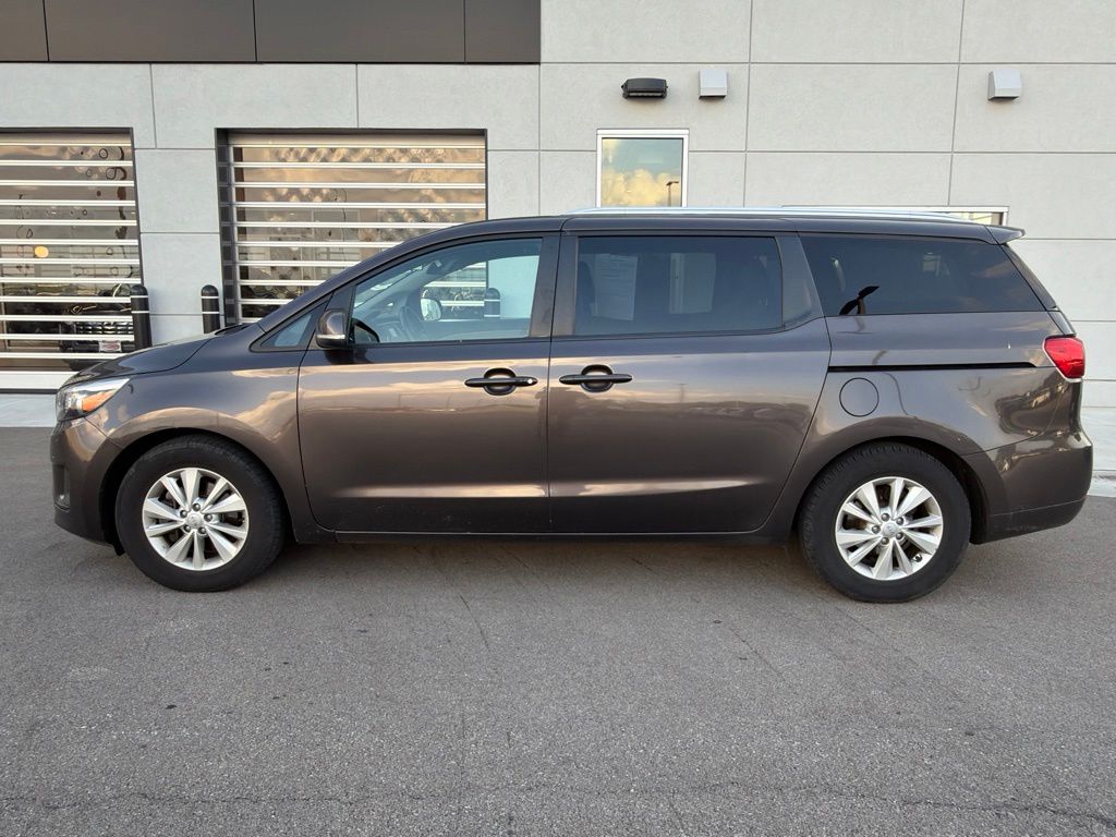 Used 2017 Kia Sedona LX with VIN KNDMB5C1XH6243238 for sale in St. Charles, IL