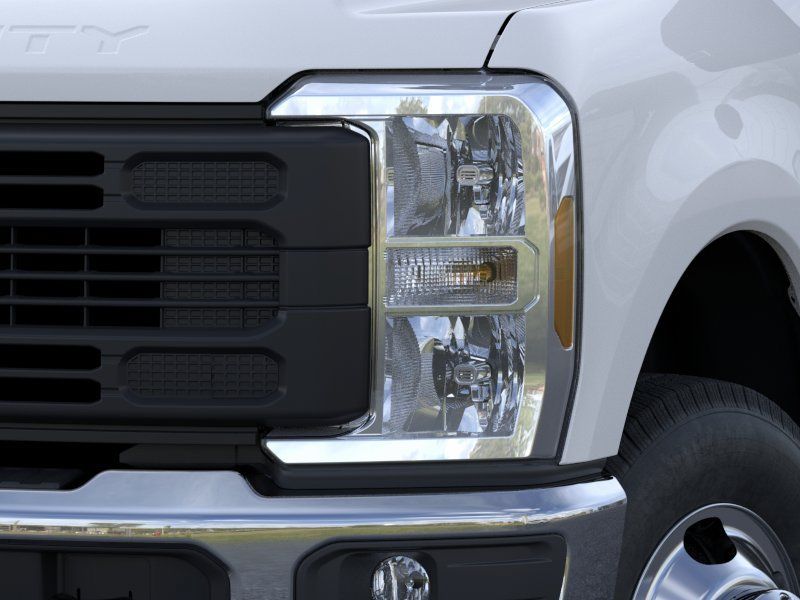 New 2026 Oxford White Ford XL image 18