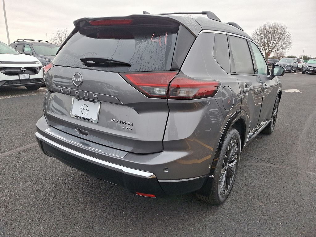 2025 Nissan Rogue Platinum 4