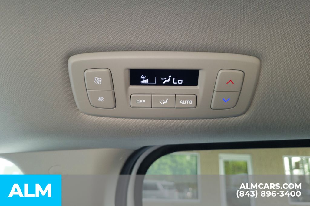 Used 2025 White Kia LXS image 22