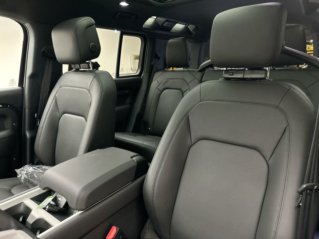 Thumbnail: 2026 Land Rover Defender - 10