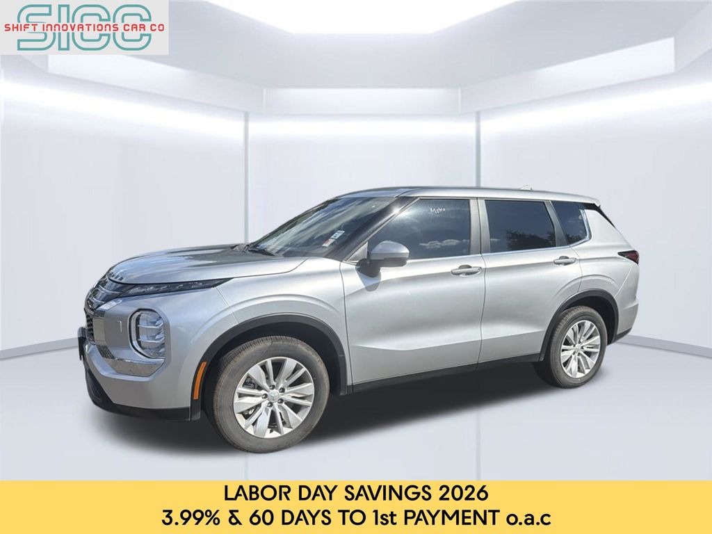 Silver 2025 Mitsubishi Outlander SUV / Crossover Front-Wheel Drive Continuously Variable Transmission
